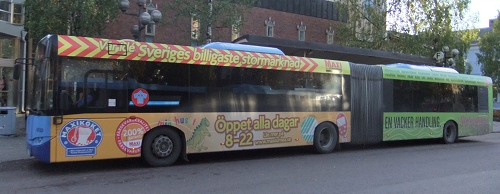 Umeåbuss med reklam
